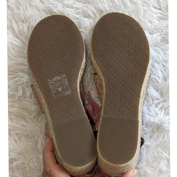 Patricia Nash Riva Wedges - Picture 7 of 8